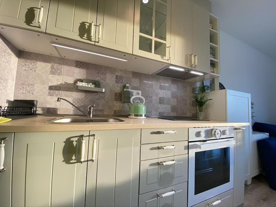 New Studio Apartment In Central Budapest - Free Parking ภายนอก รูปภาพ