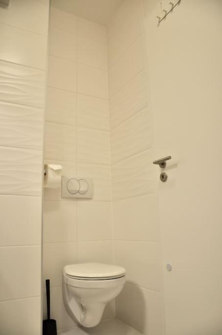 New Studio Apartment In Central Budapest - Free Parking ภายนอก รูปภาพ