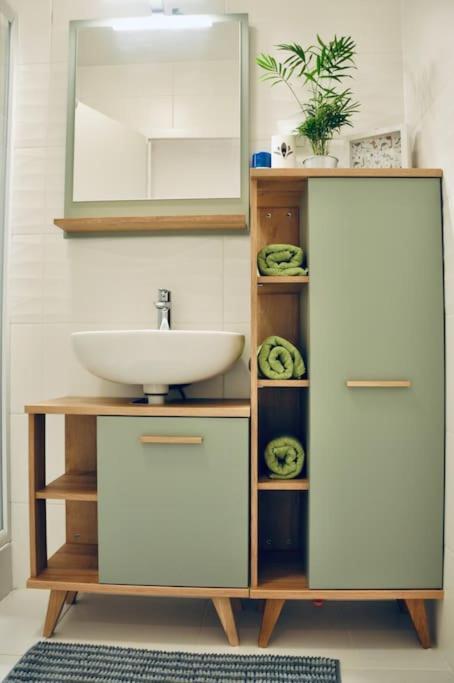 New Studio Apartment In Central Budapest - Free Parking ภายนอก รูปภาพ